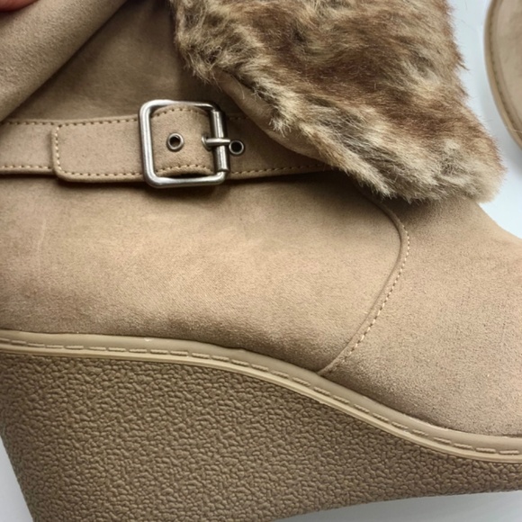 Women’s tan/ beige faux fur trim buckle zippered closure wedge ankle boot boho - Picture 4 of 11